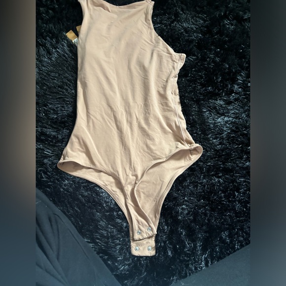 ᑎᗯT 𝙎𝙠𝙞𝙢𝙨 𝙗𝙤𝙙𝙮𝙨𝙪𝙞𝙩 🩵🩶🩶🩵 - Picture 3 of 6